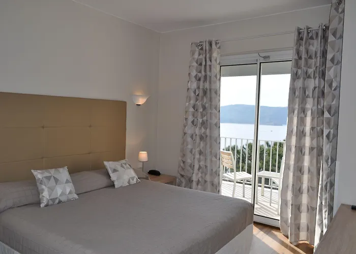 Le Saint Erasme, Eco Friendly 4* Calvi (Corsica)