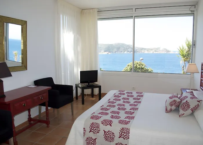 Hotel Le Saint Erasme, Eco Friendly Calvi (Corsica)