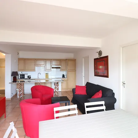 Le Saint Erasme, Eco Friendly 4* كالفي