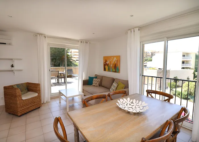 Le Saint Erasme, Eco Friendly ホテル 4*