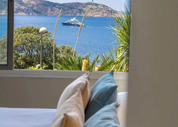 Le Saint Erasme, Eco Friendly Hotel Calvi (Corsica)